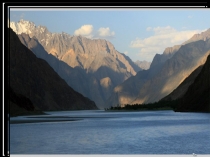 Зачем ты пришел с оружием к нам