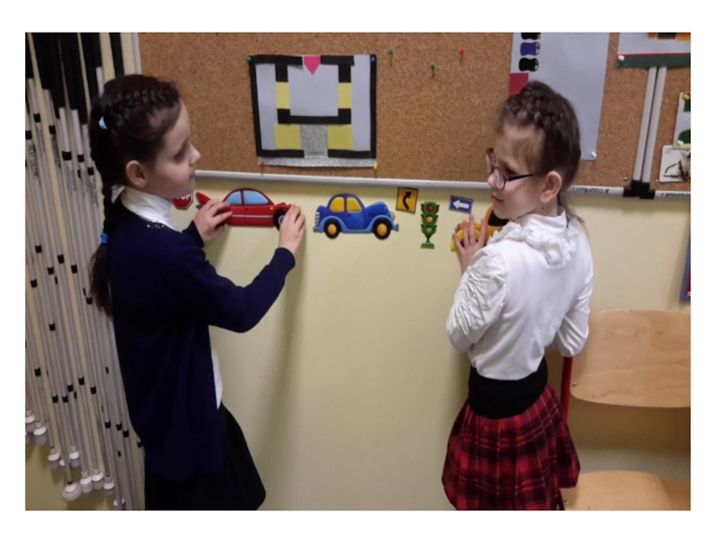 Пространственной ориентировки ребенка в дошкольном возрасте. Ориентировка в пространстве для детей. Пространственная ориентировка слепых и слабовидящих. Пространственная ориентировка у дошкольников на себе. Обучение детей ориентированию в пространстве.