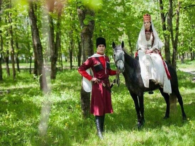 Кабардинская 7. Кабардинцы лошади. Кабардинские девушки. Карачаевская лошадь. Традиционная Кабардинская свадьба в 19 веке.