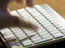 ПРЕЗЕНТАЦИЯ Международный День писателя 3 марта. Под песню: У лукоморья дуб зелёный с фото детских писателей, анимация.