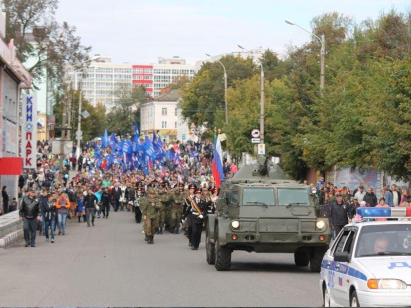 Прогноз клинцы. Клинцы Военная техника. Военная техника Военная в Клинцах. Клинцы техника война. 28 Мотострелковая бригада Клинцы.