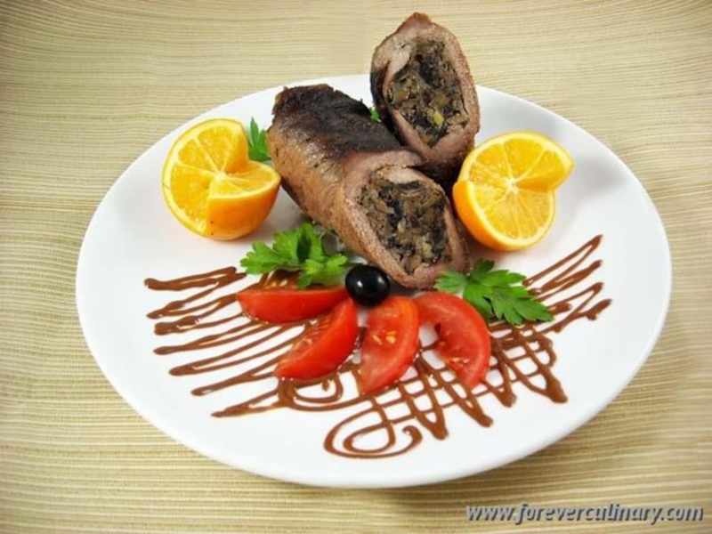 Сервировка, оформление, подача сложных горячих блюд из мяса