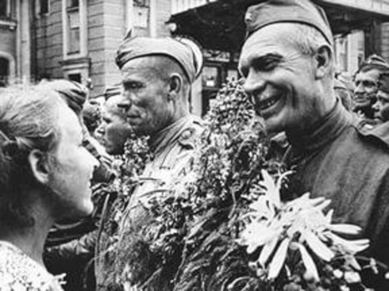 Презентация к песне группы Любэ А зори здесь тихие...