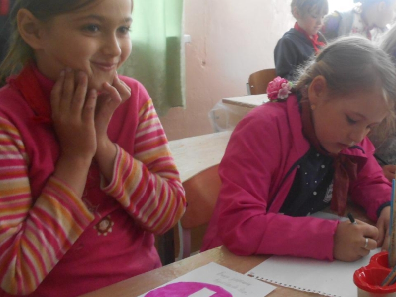 Презинтация по теме Использование игровой технологии при знакомстве младших школьников с ПДД в рамках летнего оздоровительного лагеря.